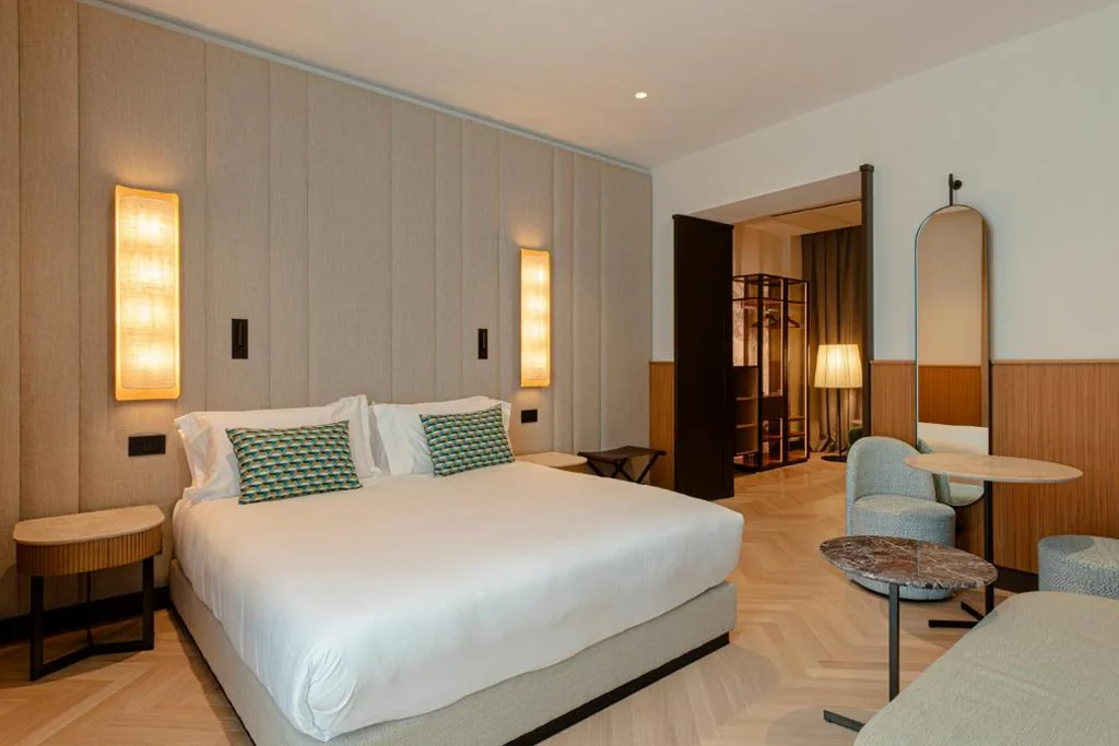 Junior Suite — Circle6 Rome