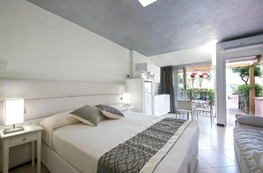 Junior Suite with Spa Access — Villa Giada Resort