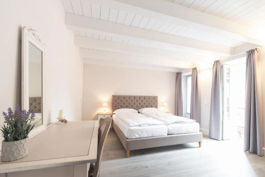Junior Suite con Balcone — Antico Borgo B&B Cannobio
