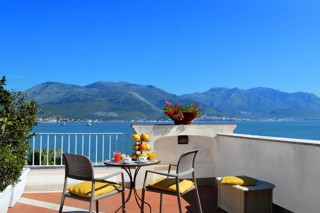 Junior Suite with Balcony — Hotel Gajeta