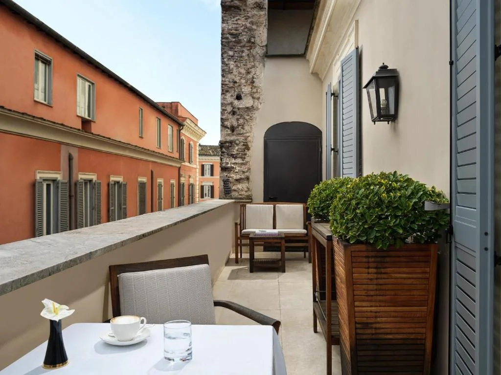 Junior Suite with Balcony — J.K. Place Roma – The Leading Hotels of the World