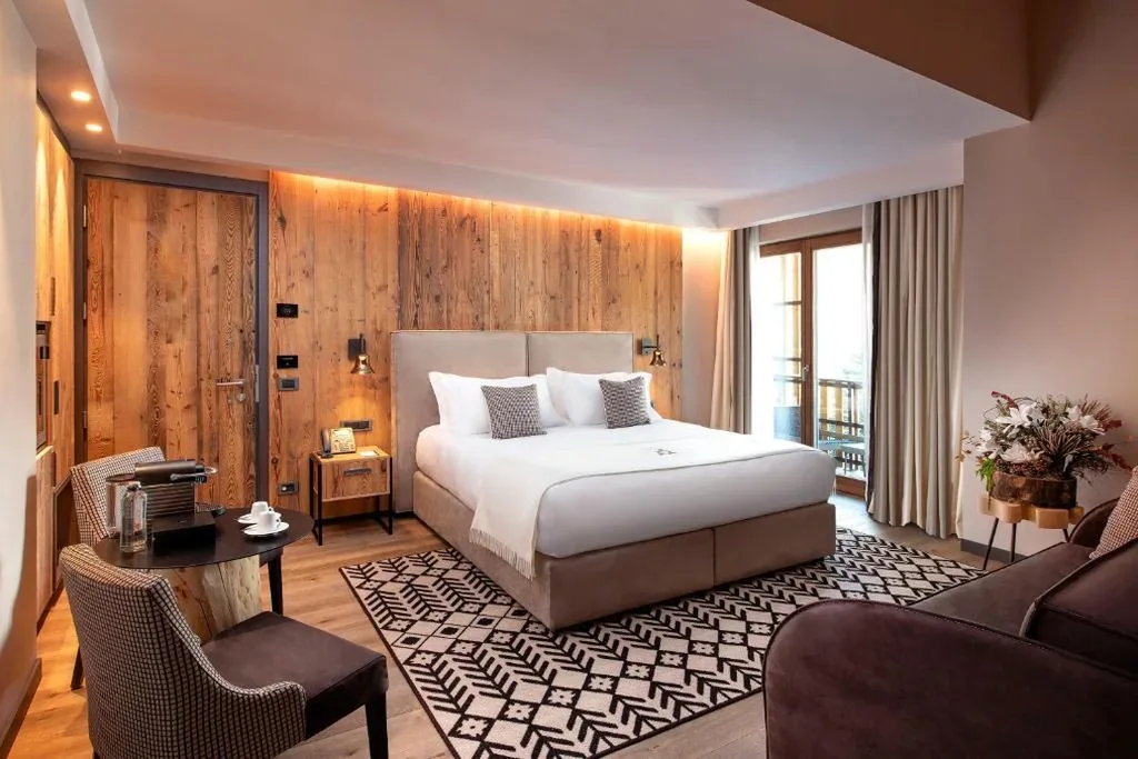 Junior Suite con Balcone — Le Massif Hotel & Lodge Courmayeur The Leading Hotels of the World