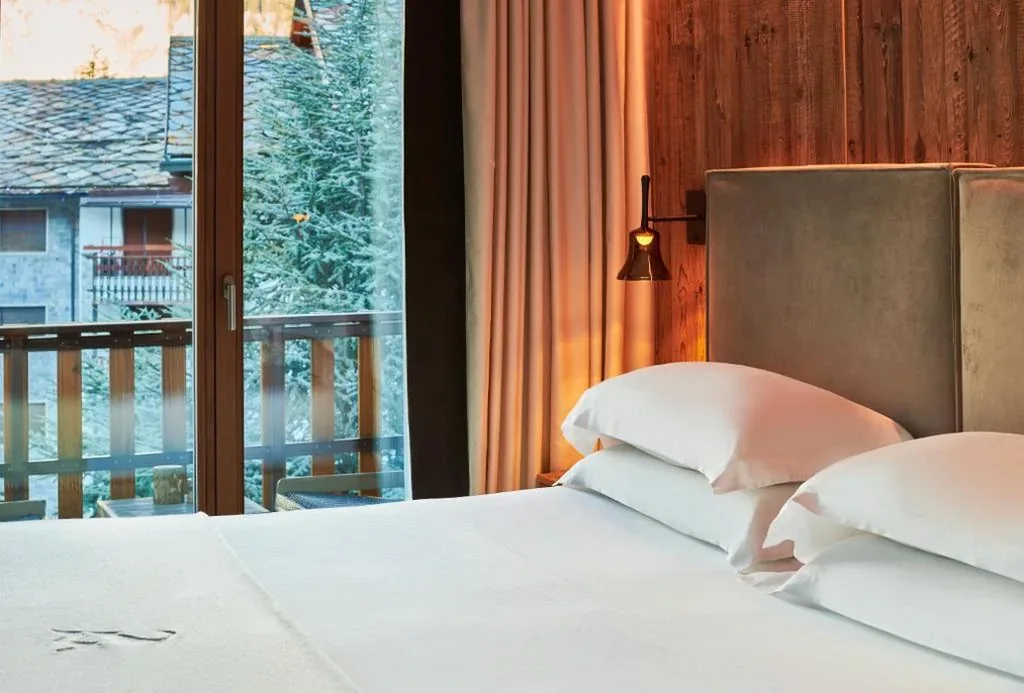 Junior Suite con Balcone — Le Massif Hotel & Lodge Courmayeur The Leading Hotels of the World