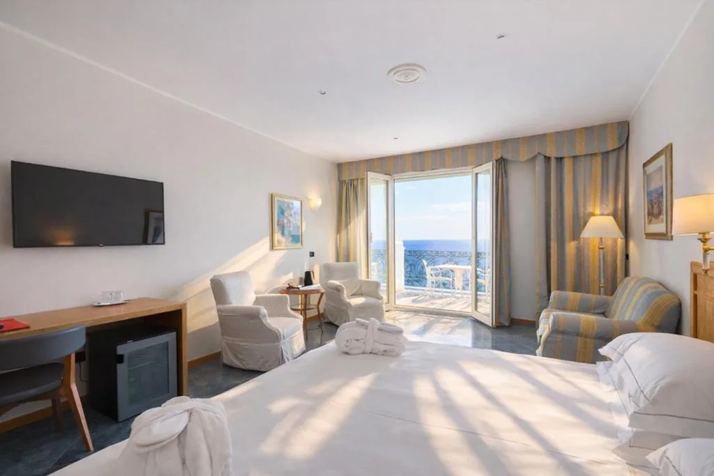 Junior Suite con Balcone — LVG Hotel Collection – Grand Hotel Mediterranee