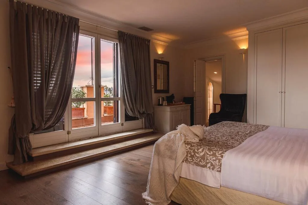 Junior Suite con Balcone — My Spanishsteps
