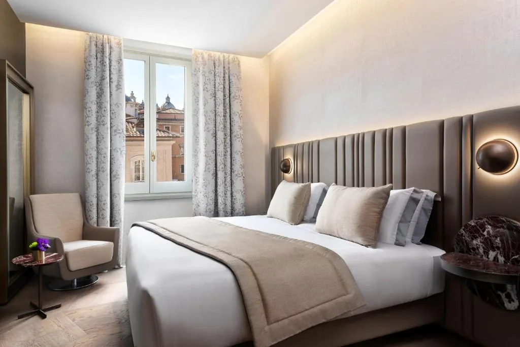 Junior Suite con Letto King-size — The Pantheon Iconic Rome Hotel, Autograph Collection