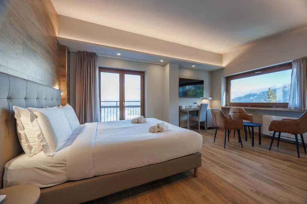 Junior Suite with Private Pool — Lift Hotel