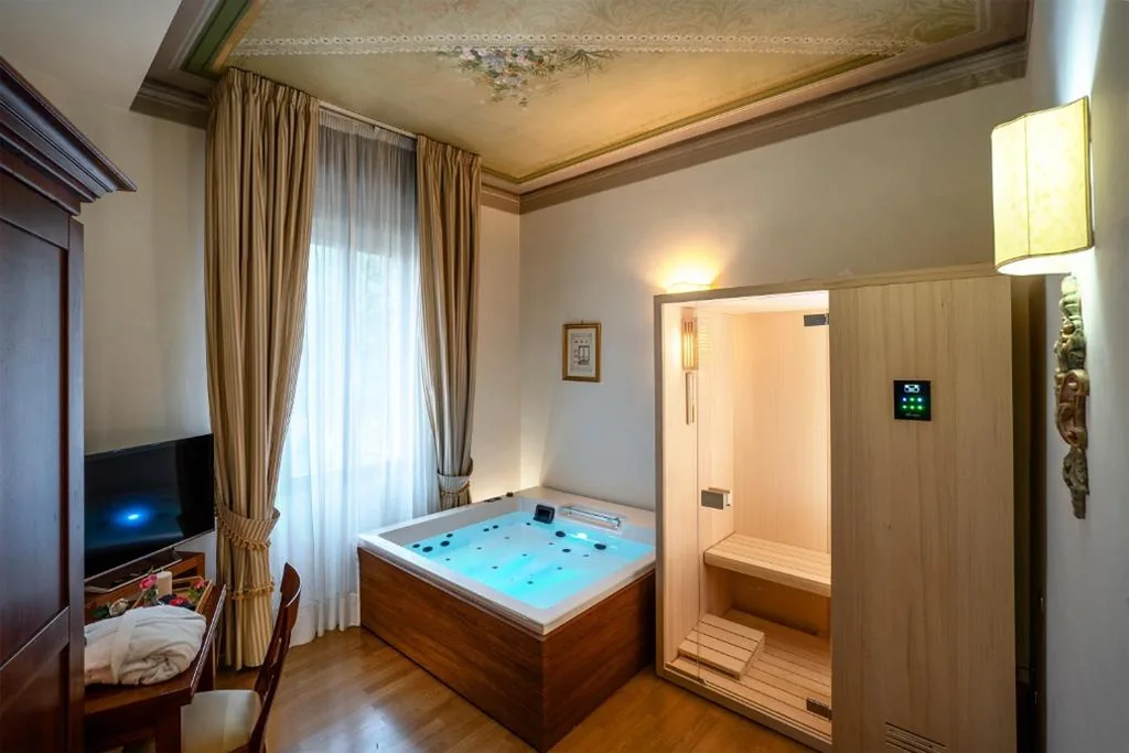 Junior Suite con Piscina Privata — Relais Le Felci Executive Suite Spa