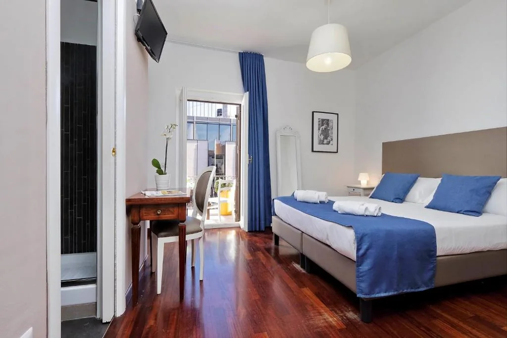 Junior Suite with Terrace — Midnight in Rome Guest House
