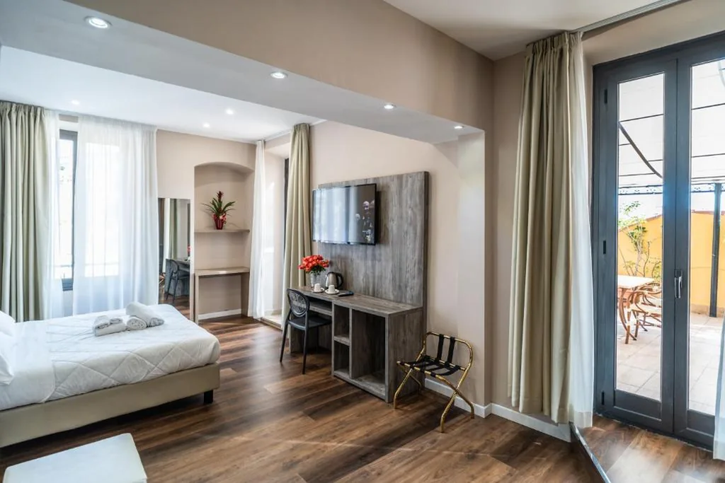 Junior Suite with Private Terrace — Hotel Globo Suite-Correnti hotels