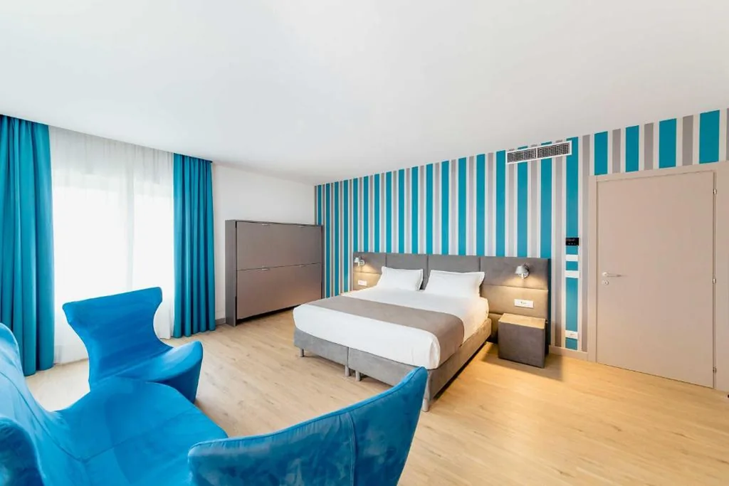 Junior Suite with Hydromassage Tub — Diamante MHotel