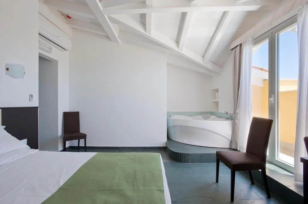 Junior Suite con Vasca Idromassaggio — Dipendenza Hotel Bellavista