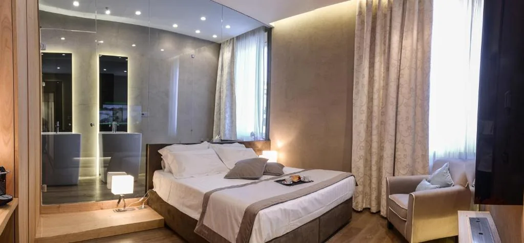 Junior Suite con Vista Città — Sun Suite Luxury Pantheon