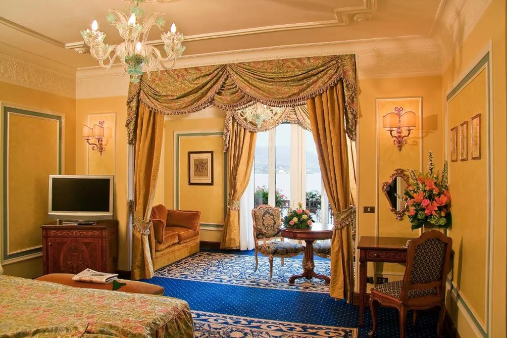 Junior Suite con Vista Lago — Grand Hotel des Iles Borromées & SPA
