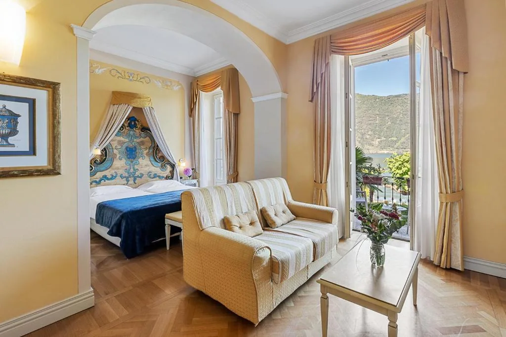 Junior Suite with Lake View — Hotel Cannobio