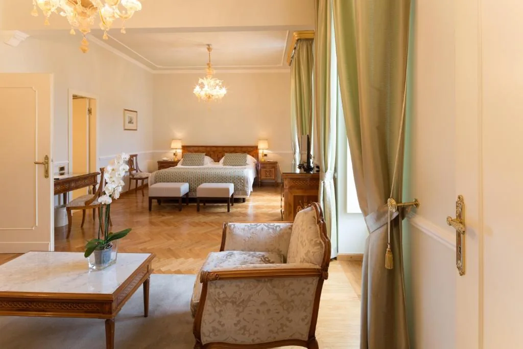 Junior Suite con Vista Mare e Balcone — Imperiale Palace Hotel