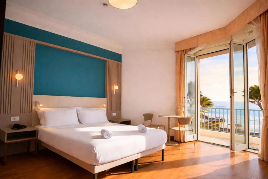 Junior Suite with Sea View and Balcony — LVG Hotel Collection – Majestic