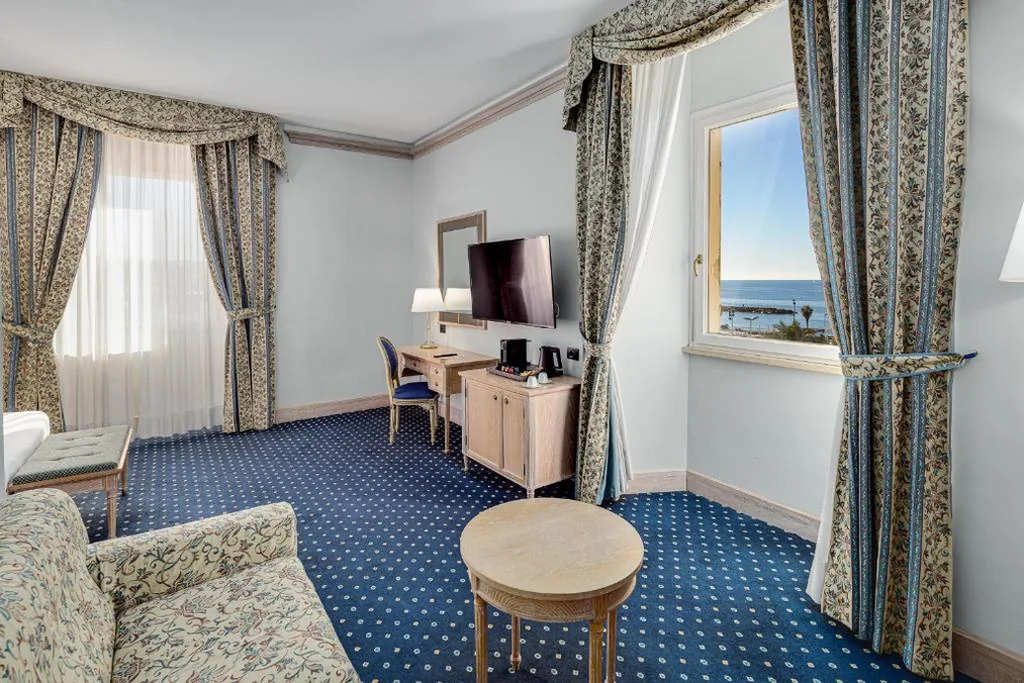 Junior Suite con Vista Mare — Hotel De La Ville