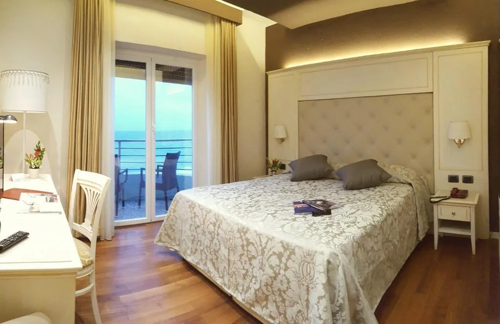 Junior Suite con Vista Mare — Hotel Regina