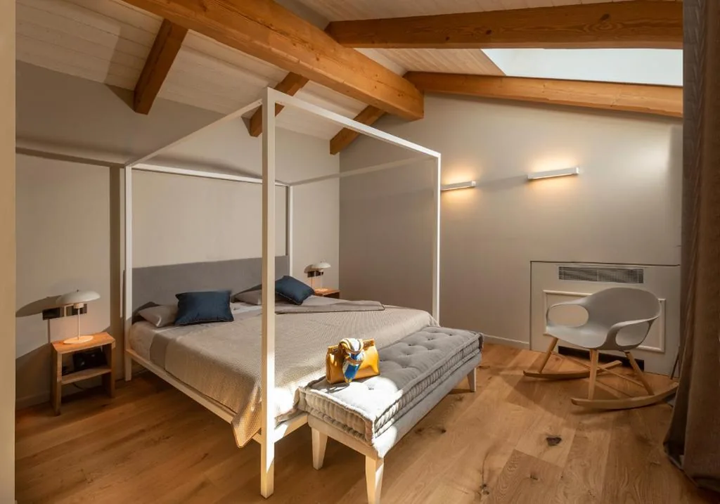 Junior Suite con Vista Piscina — Antica Dimora Dosio