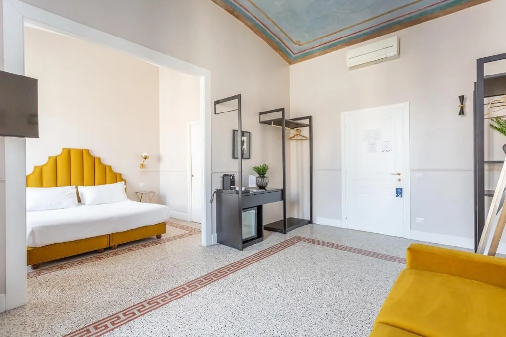 Junior Suite — Daplace – La Mongolfiera Rooms in Navona