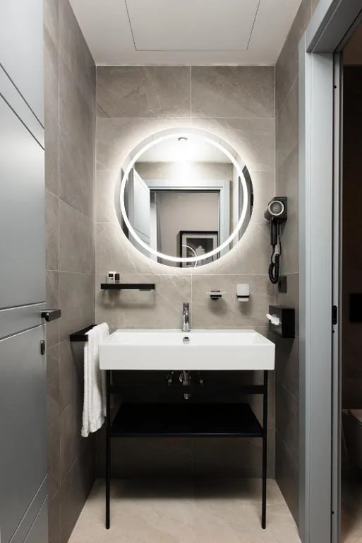 Junior Suite Deluxe — AT FORTY-ONE