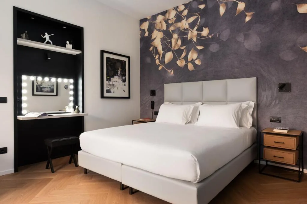 Junior Suite Deluxe — AT FORTY-ONE