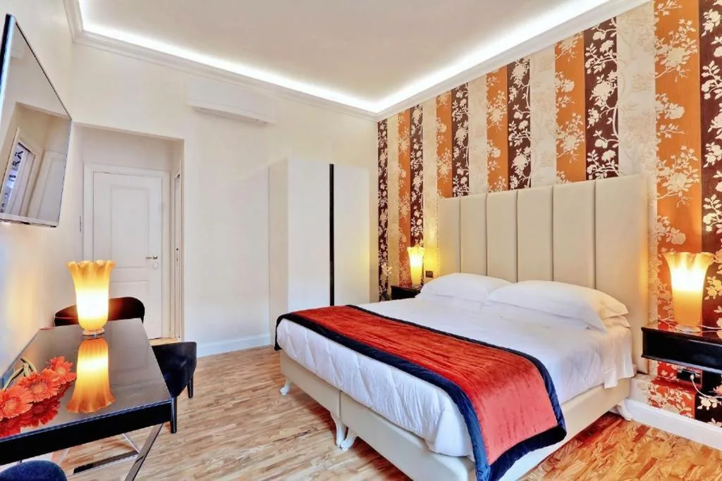 Junior Suite Deluxe — BQ House FORI IMPERIALI Luxury Rooms