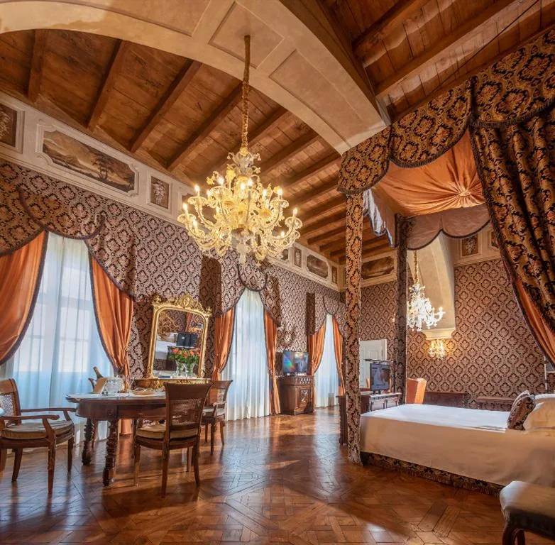Junior Suite Deluxe — Castello di Guarene