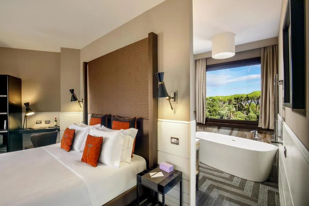 Junior Suite Deluxe King — The Tribune, part of JdV by Hyatt