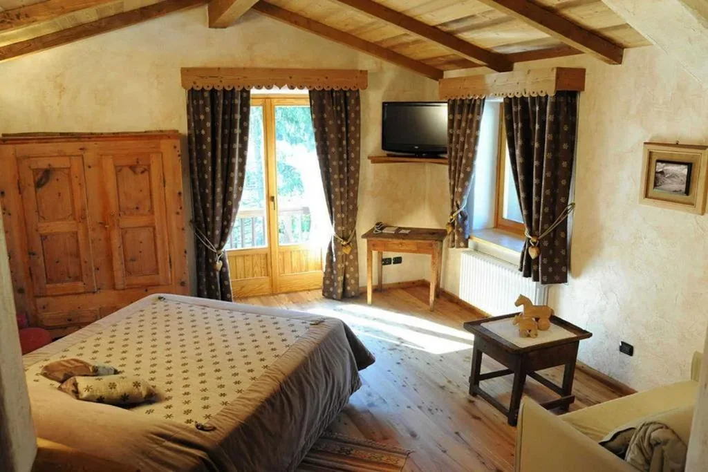 Junior Suite Deluxe — La Madonnina Del Gran Paradiso Wellness Hotel