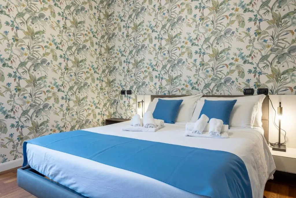 Junior Suite Deluxe — Vatican Plaza