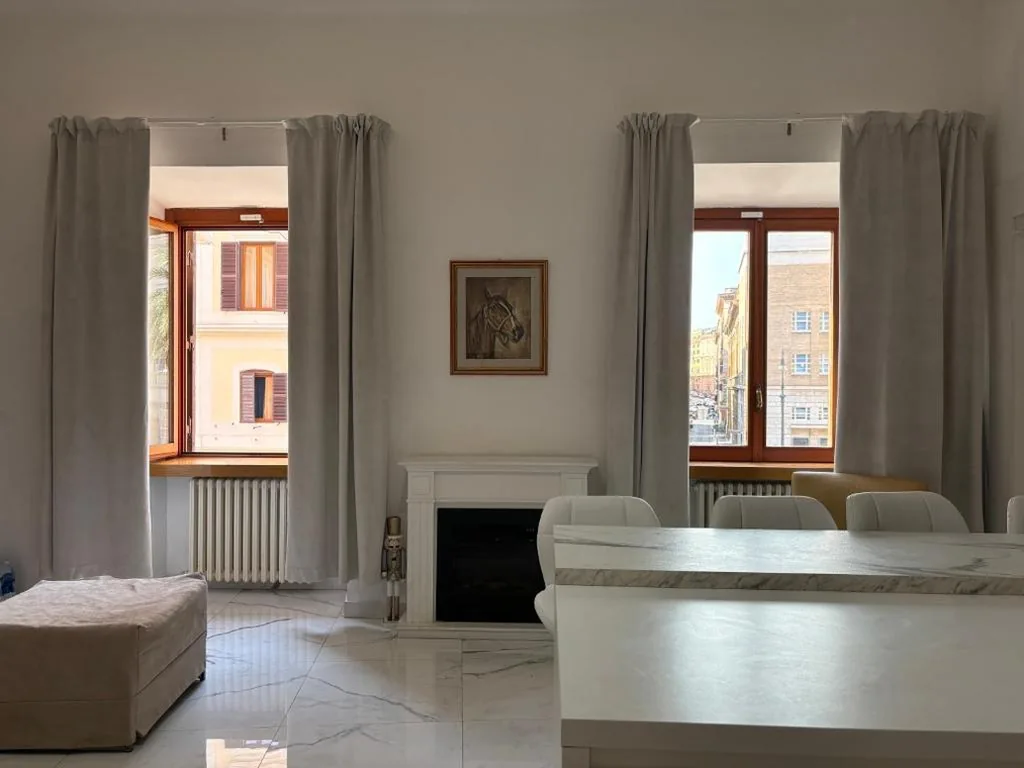 Junior Suite — DOLCE VITA VIMINALE ROOM