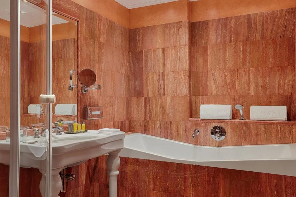 Executive Junior Suite with Lounge Access — Rome Marriott Park Hotel