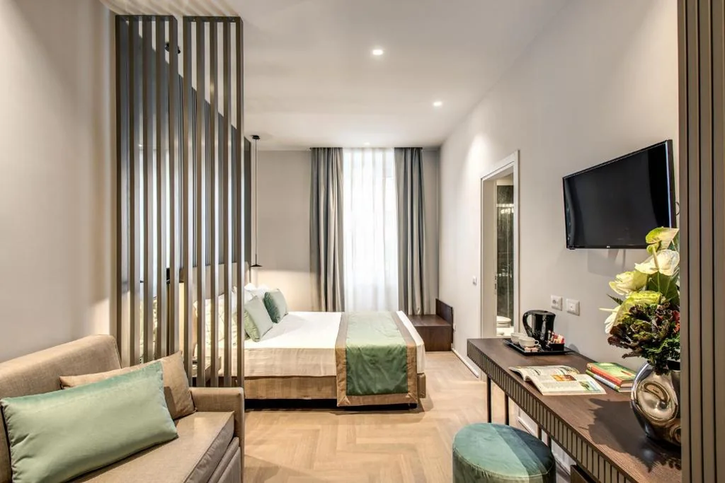 Junior Suite — Hotel 77 Seventy-Seven – Maison D’Art Collection