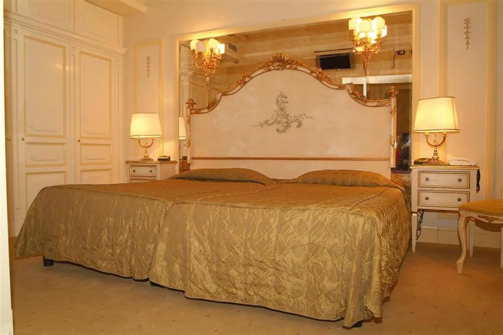 Junior Suite — Hotel Champagne Palace