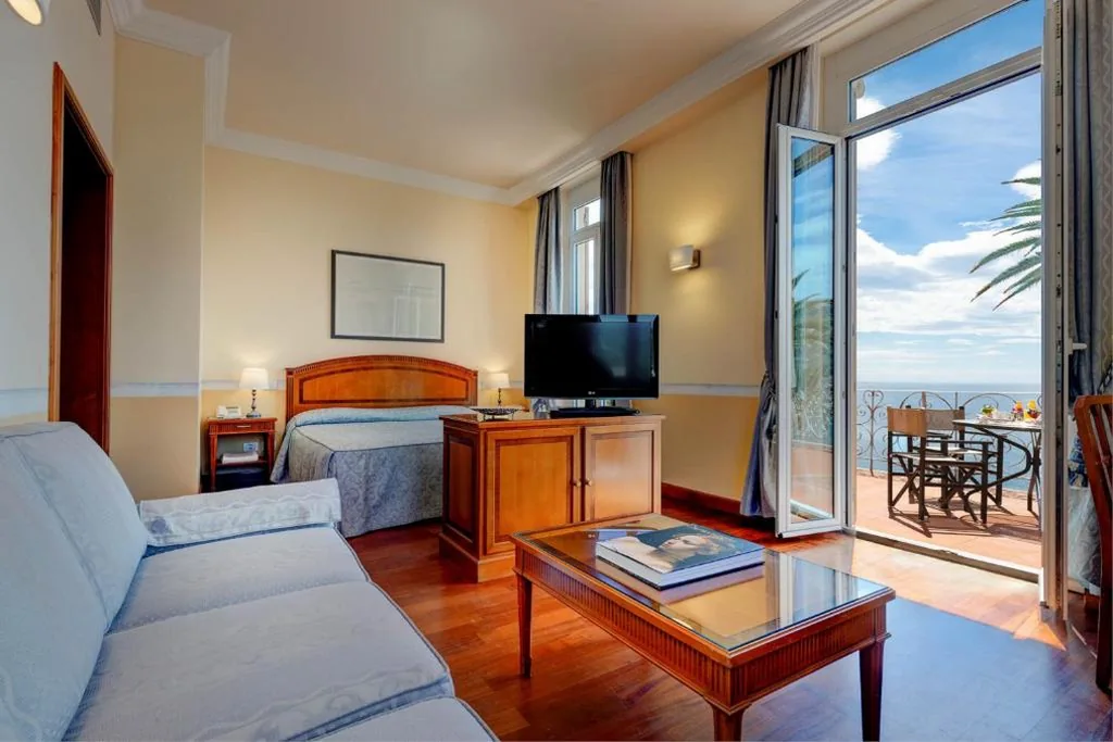 Junior Suite — Hotel Continental