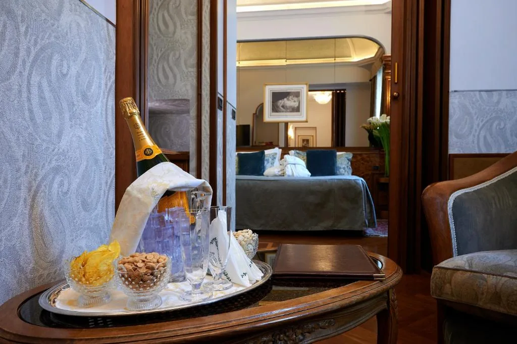 Junior Suite — Hotel Farnese