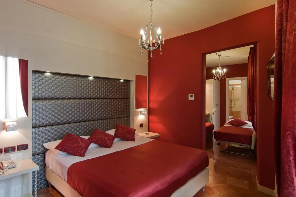 Junior Suite — Hotel Fellini a Fontana di Trevi