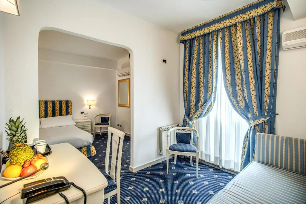 Junior Suite — Hotel Napoleon