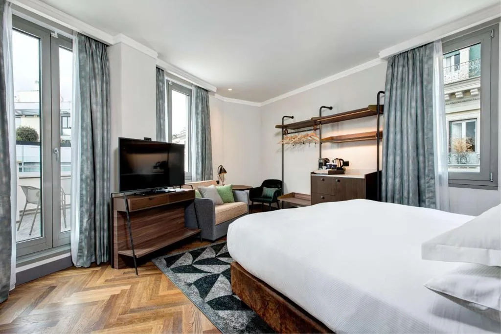 Junior Suite King con Terrazza — DoubleTree By Hilton Rome Monti