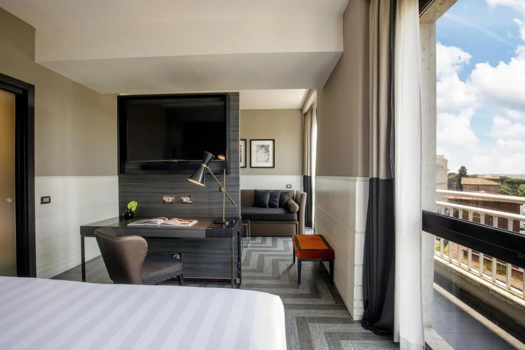 Junior Suite King — The Tribune, part of JdV by Hyatt