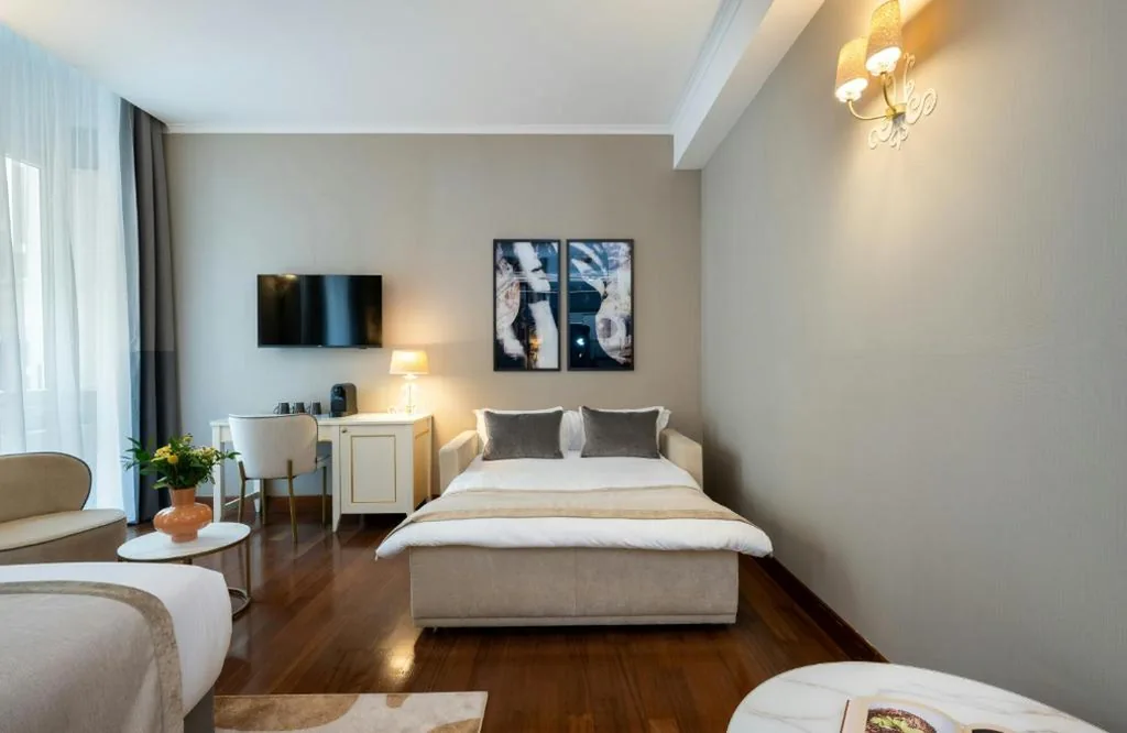 Junior Suite — Leonardo Boutique Hotel Rome Monti