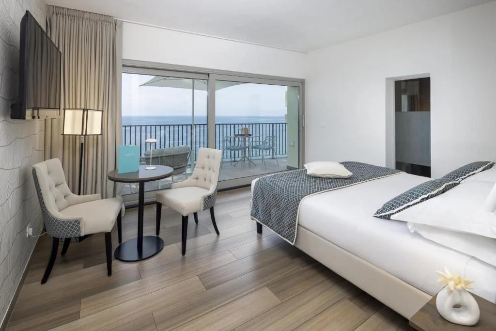 Junior Queen Suite with Terrace and Sea View - Non-Smoking — Sublimis Boutique Hotel, WorldHotels Elite