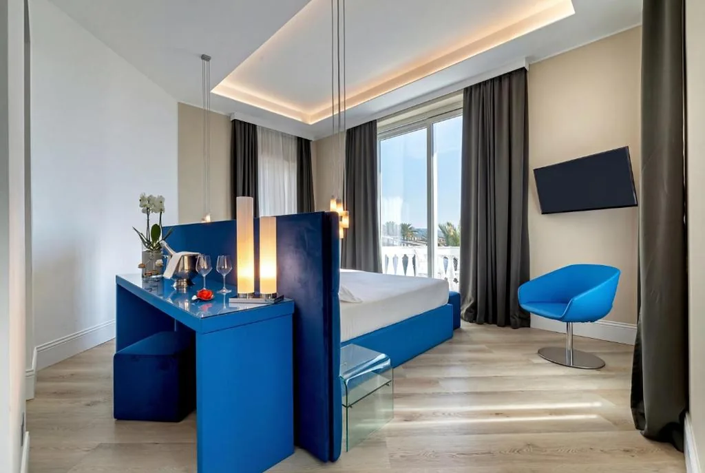Junior Suite Superior con Balcone e Vista Mare — Miramare Luxury Dependance