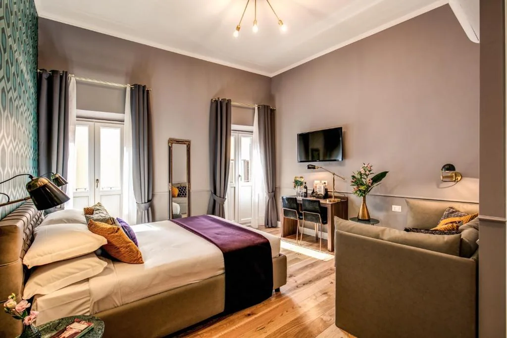 Junior Suite — Tree Charme Parliament Boutique Hotel