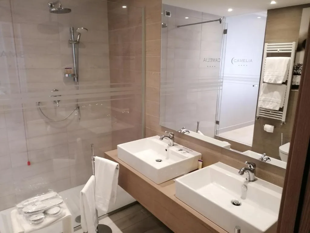 Triple Junior Suite — Hotel Camelia