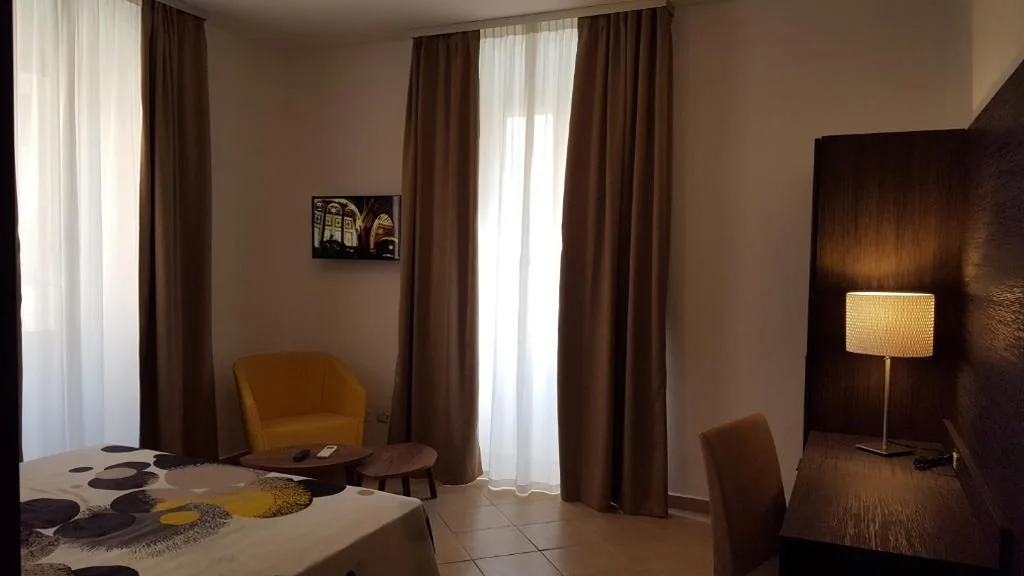 Junior Suite — Una Finestra su Monti