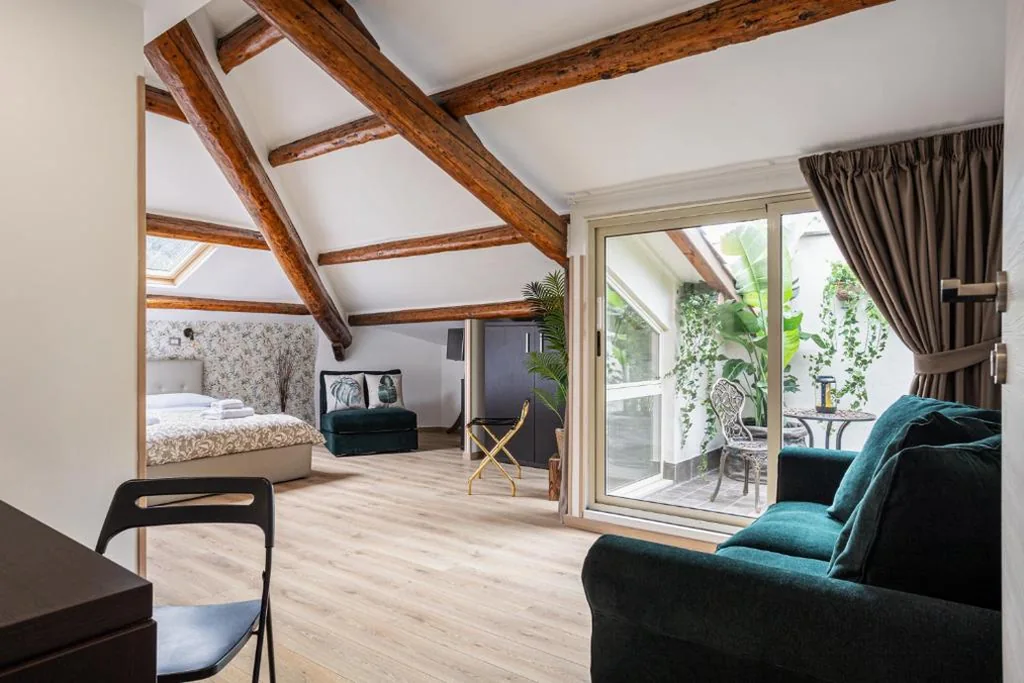 Junior Suite — Vatican Vittoria Suites – Urban garden – Rooms – Vatican Museum