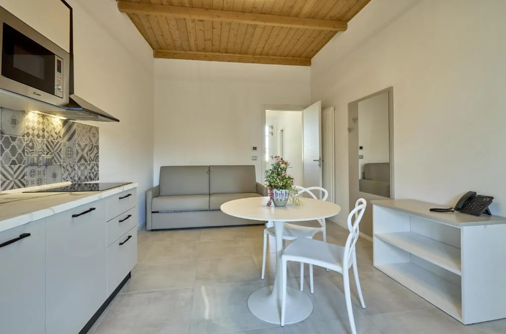 Junior Suite — Via Ai Portici Suite